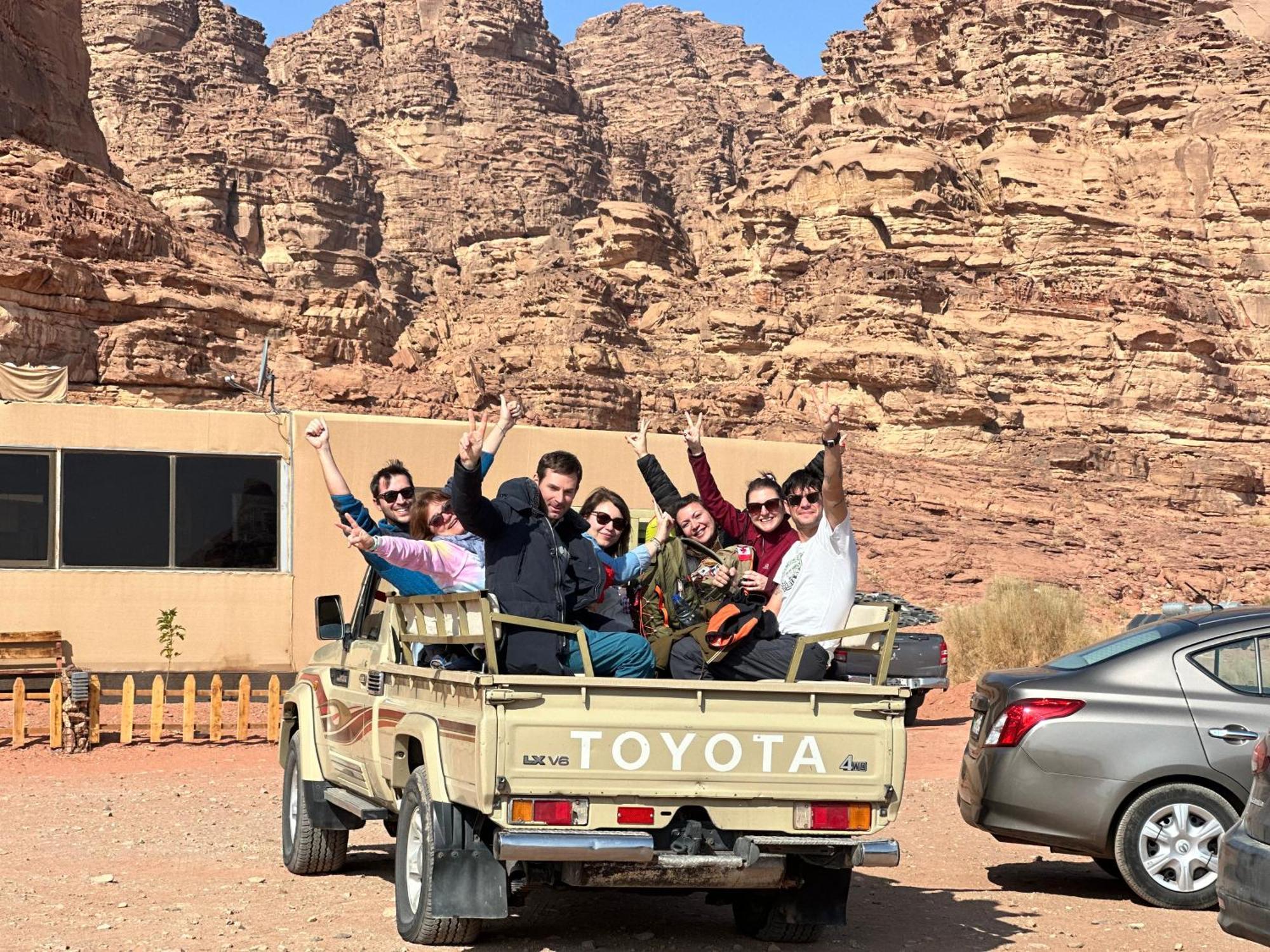 Wadi Rum Sunset Camp Exterior foto